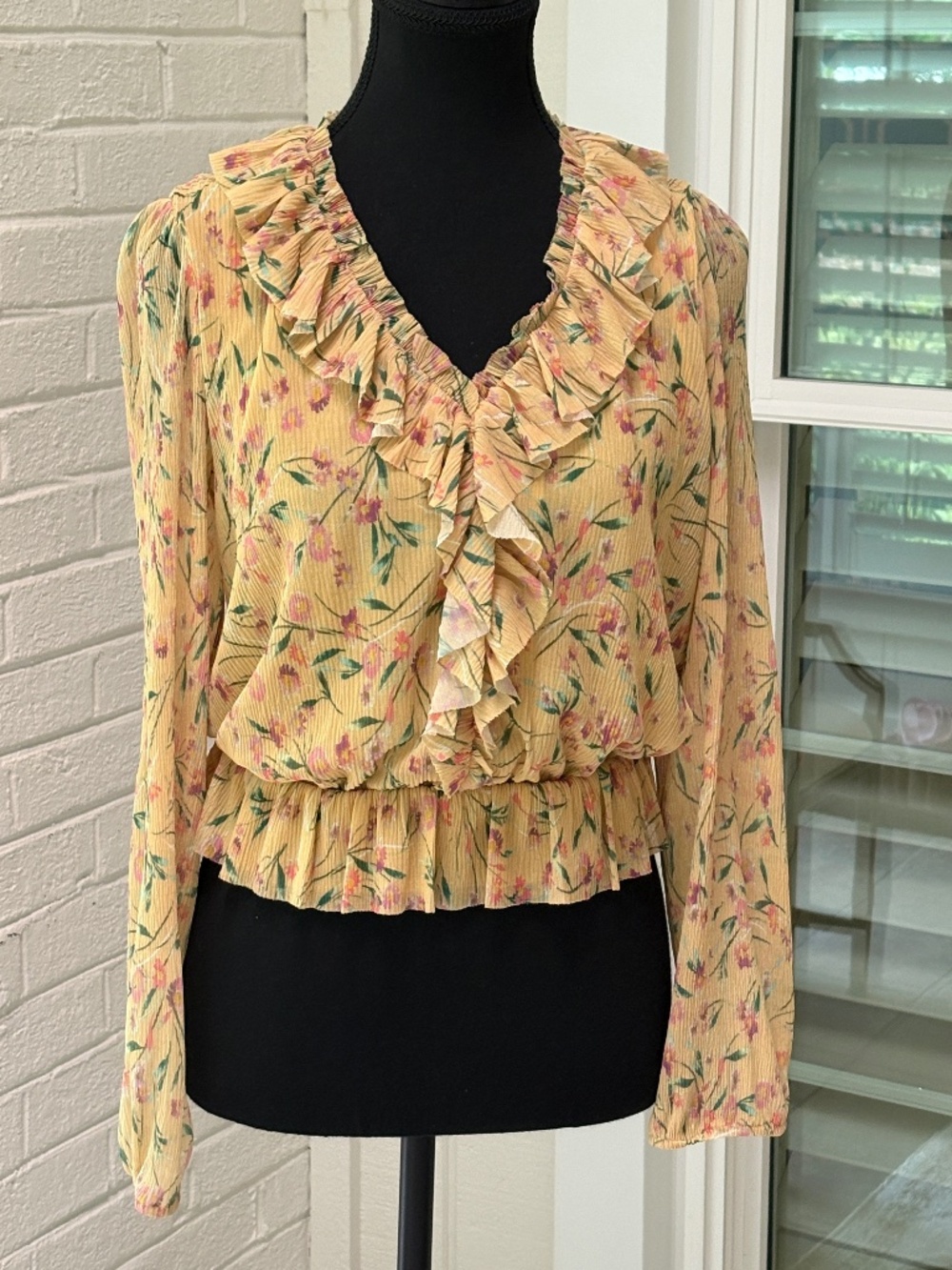 Anthropologie Women's Long Sleeve Feminine Blouse Floral and Ruffle Size Small